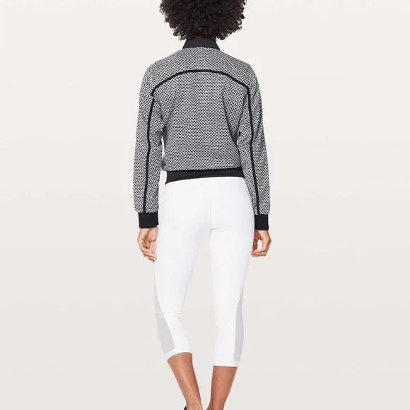 Lululemon Bomb Around Jacket *Reversible
Monochromic Black / Black Size 12 - Picture 11 of 12
